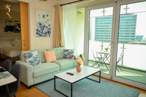 Starlight 1BR Apartment Retreat for Your Getaway Al Muneera